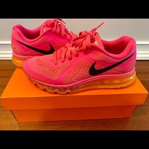 Like New NIKE Free 5.0+